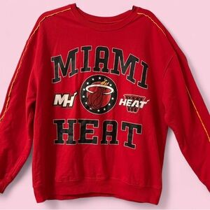 Miami Heat Crewneck Sweatshirt XL Red Graphic NBA Pullover Unisex